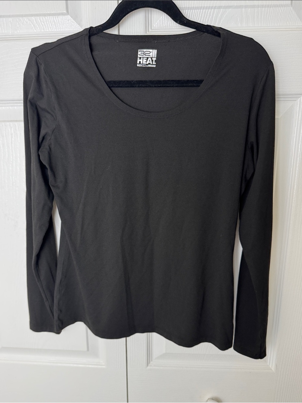 32 Degrees Black Long Sleeve Scoop Neck Tee